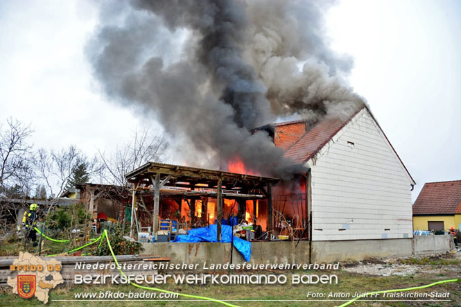 20211227 Wohnhausbrand in Traiskirchen Ortsteil Möllersdorf  Foto: Anton Judt FF Traiskirchen-Stadt