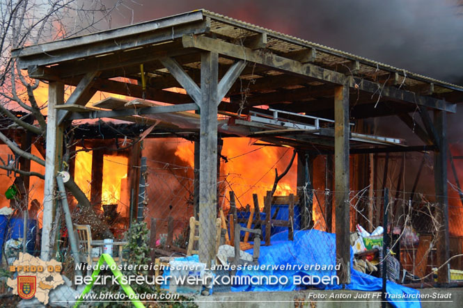 20211227 Wohnhausbrand in Traiskirchen Ortsteil Möllersdorf  Foto: Anton Judt FF Traiskirchen-Stadt