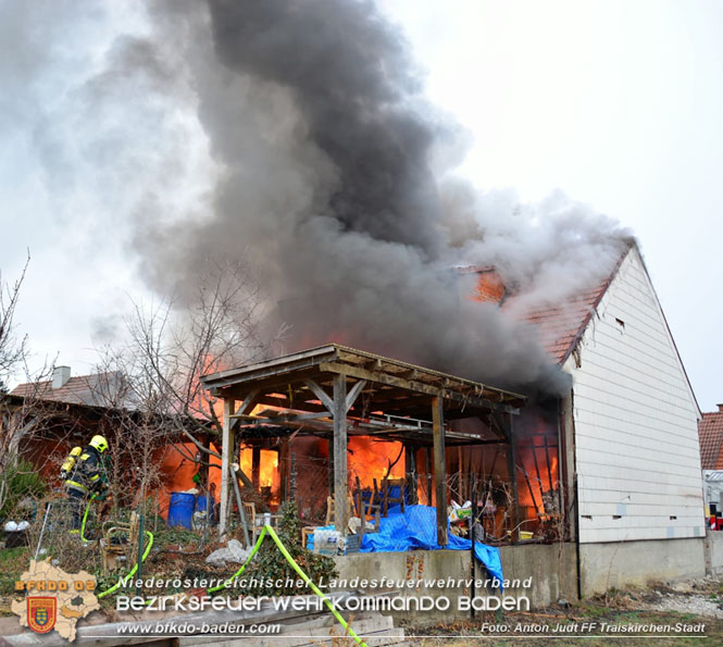 20211227 Wohnhausbrand in Traiskirchen Ortsteil Möllersdorf  Foto: Anton Judt FF Traiskirchen-Stadt