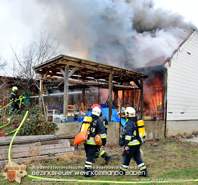 20211227 Wohnhausbrand in Traiskirchen Ortsteil Möllersdorf Foto: Anton Judt FF Traiskirchen-Stadt 20211227 Wohnhausbrand in Traiskirchen Ortsteil Möllersdorf Foto: Anton Judt FF Traiskirchen-Stadt