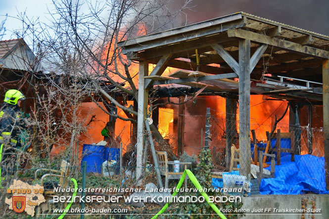 20211227 Wohnhausbrand in Traiskirchen Ortsteil Möllersdorf  Foto: Anton Judt FF Traiskirchen-Stadt