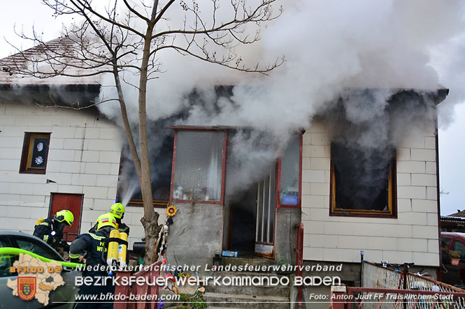 20211227 Wohnhausbrand in Traiskirchen Ortsteil Möllersdorf  Foto: Anton Judt FF Traiskirchen-Stadt