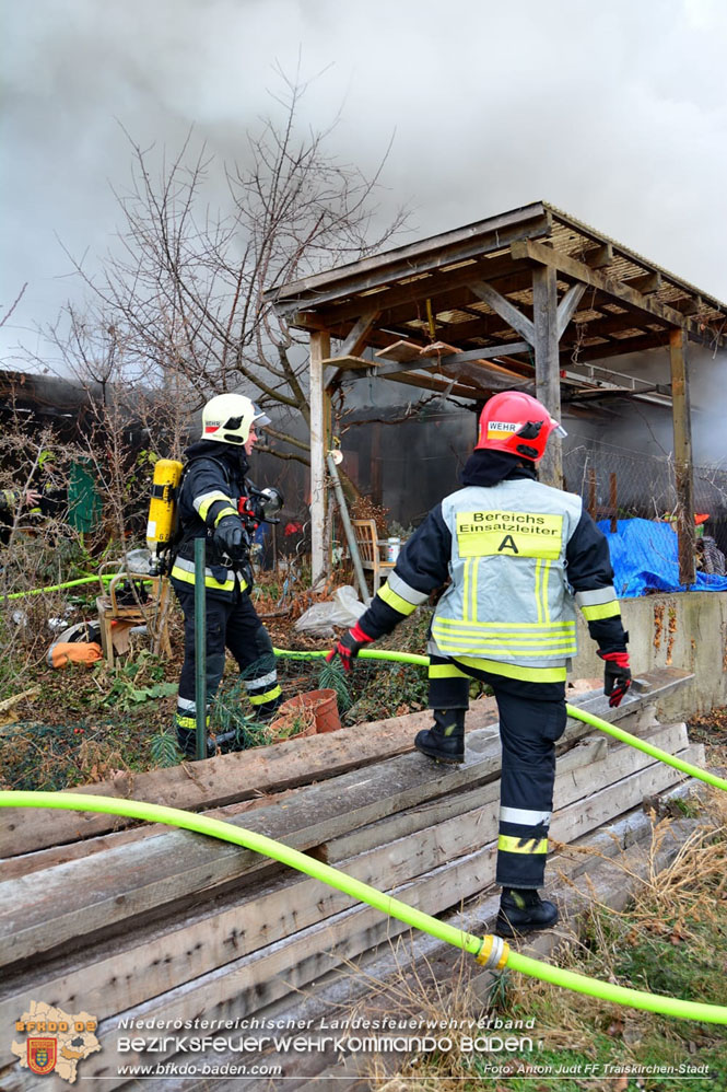 20211227 Wohnhausbrand in Traiskirchen Ortsteil Möllersdorf  Foto: Anton Judt FF Traiskirchen-Stadt