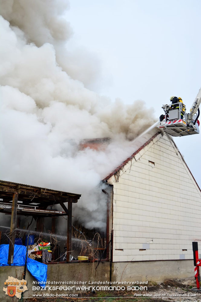 20211227 Wohnhausbrand in Traiskirchen Ortsteil Möllersdorf  Foto: Anton Judt FF Traiskirchen-Stadt