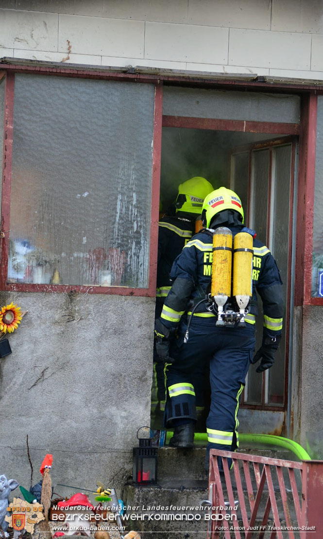 20211227 Wohnhausbrand in Traiskirchen Ortsteil Möllersdorf  Foto: Anton Judt FF Traiskirchen-Stadt