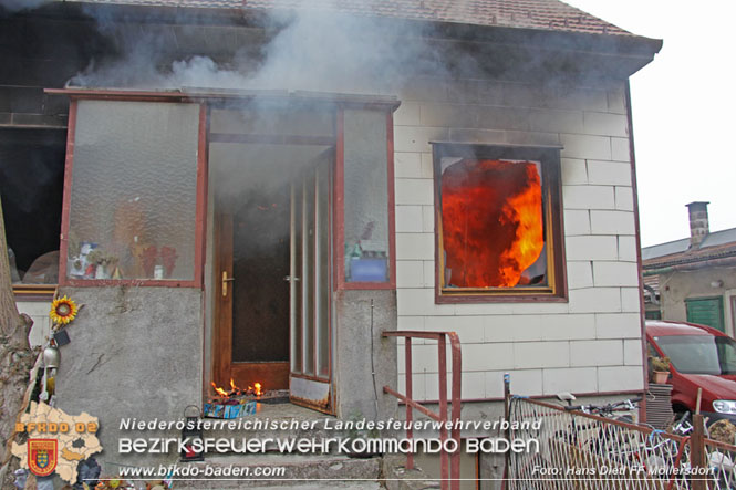 20211227 Wohnhausbrand in Traiskirchen Ortsteil Möllersdorf  Foto: Hans Dietl FF Möllersdorf