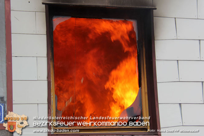 20211227 Wohnhausbrand in Traiskirchen Ortsteil Möllersdorf  Foto: Hans Dietl FF Möllersdorf