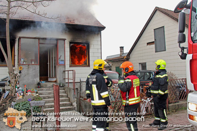 20211227 Wohnhausbrand in Traiskirchen Ortsteil Möllersdorf  Foto: Hans Dietl FF Möllersdorf