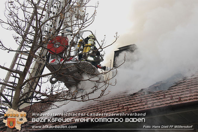 20211227 Wohnhausbrand in Traiskirchen Ortsteil Möllersdorf  Foto: Hans Dietl FF Möllersdorf