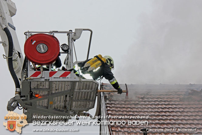 20211227 Wohnhausbrand in Traiskirchen Ortsteil Möllersdorf  Foto: Hans Dietl FF Möllersdorf