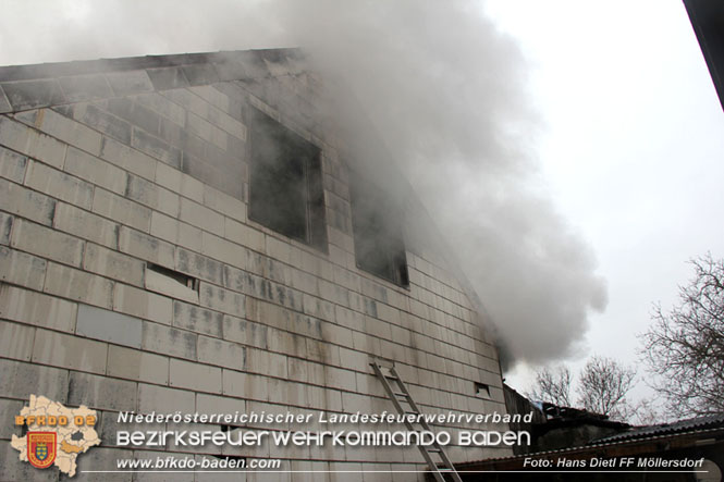 20211227 Wohnhausbrand in Traiskirchen Ortsteil Möllersdorf  Foto: Hans Dietl FF Möllersdorf