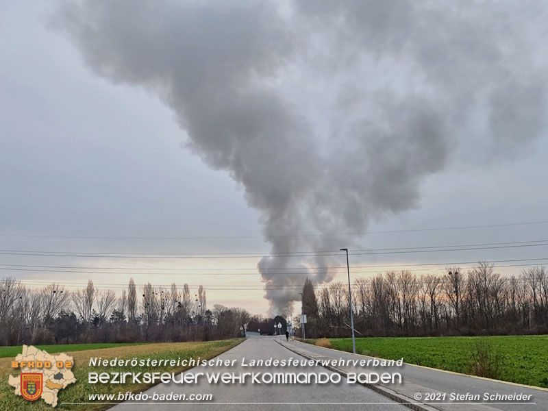 20211227 Wohnhausbrand in Traiskirchen Ortsteil Möllersdorf  Foto: Stefan Schneider BFKDO Baden