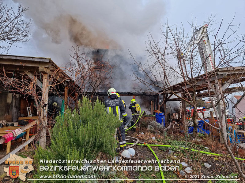 20211227 Wohnhausbrand in Traiskirchen Ortsteil Möllersdorf  Foto: Stefan Schneider BFKDO Baden