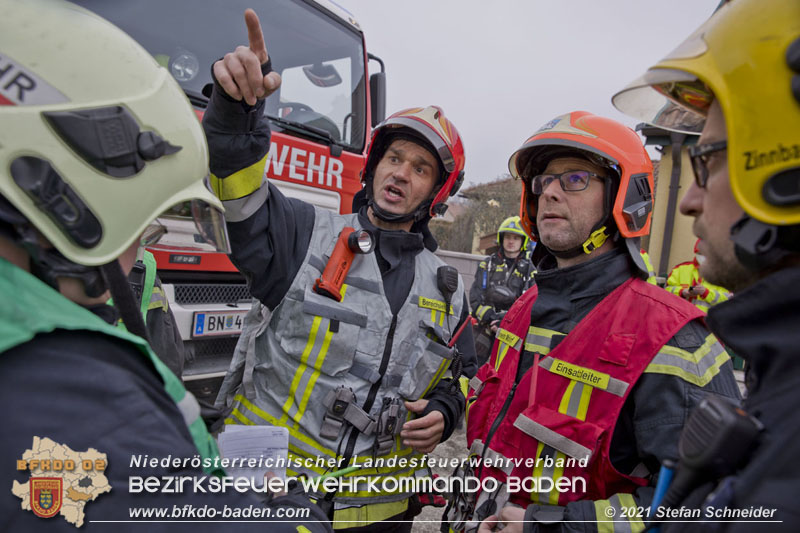 20211227 Wohnhausbrand in Traiskirchen Ortsteil Möllersdorf  Foto: Stefan Schneider BFKDO Baden