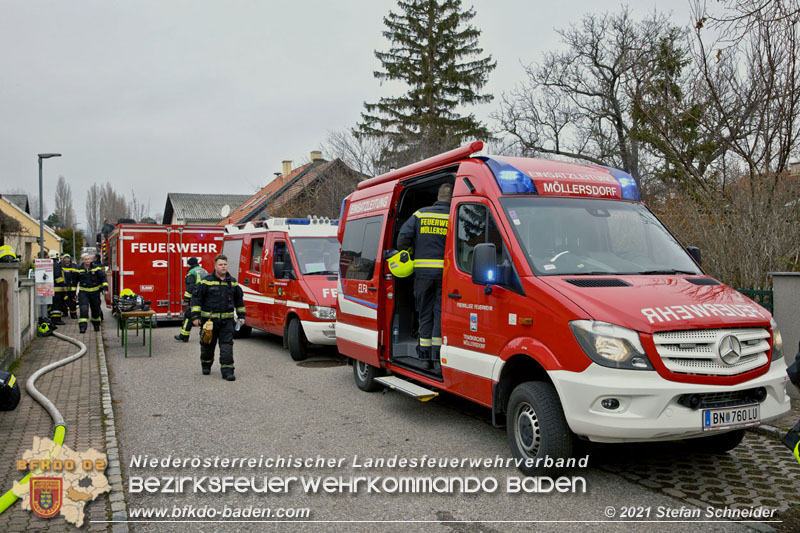 20211227 Wohnhausbrand in Traiskirchen Ortsteil Möllersdorf  Foto: Stefan Schneider BFKDO Baden