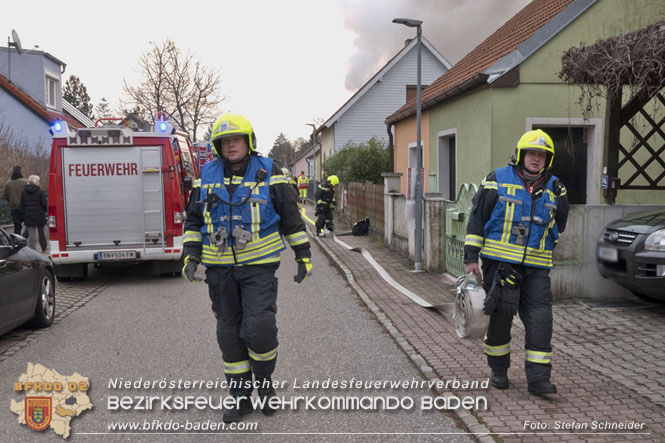 20211227 Wohnhausbrand in Traiskirchen Ortsteil Möllersdorf  Foto: Stefan Schneider BFKDO Baden