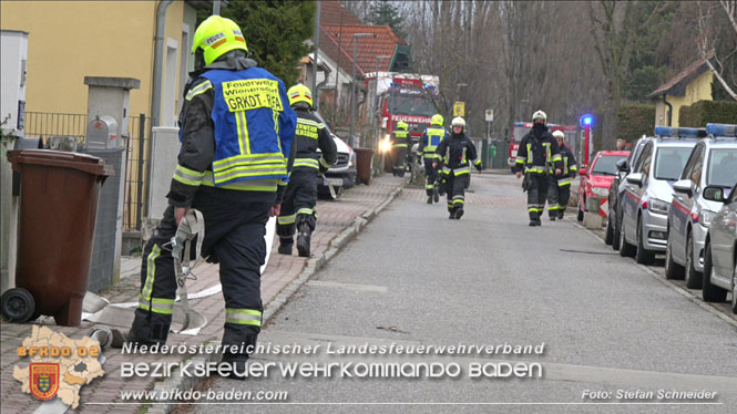 20211227 Wohnhausbrand in Traiskirchen Ortsteil Möllersdorf  Foto: Stefan Schneider BFKDO Baden