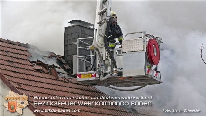 20211227 Wohnhausbrand in Traiskirchen Ortsteil Möllersdorf Foto: Stefan Schneider BFKDO Baden