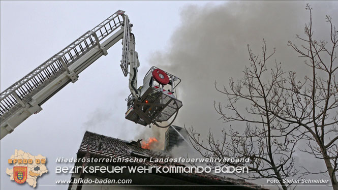 20211227 Wohnhausbrand in Traiskirchen Ortsteil Möllersdorf Foto: Stefan Schneider BFKDO Baden