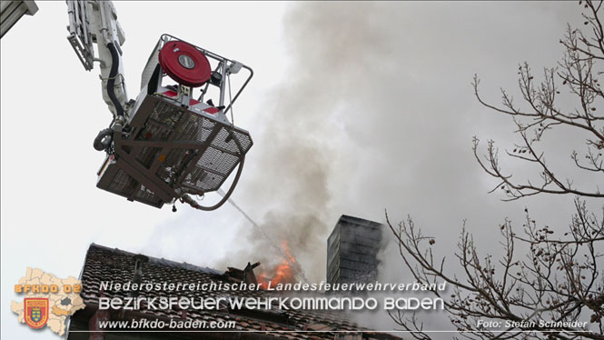 20211227 Wohnhausbrand in Traiskirchen Ortsteil Möllersdorf Foto: Stefan Schneider BFKDO Baden