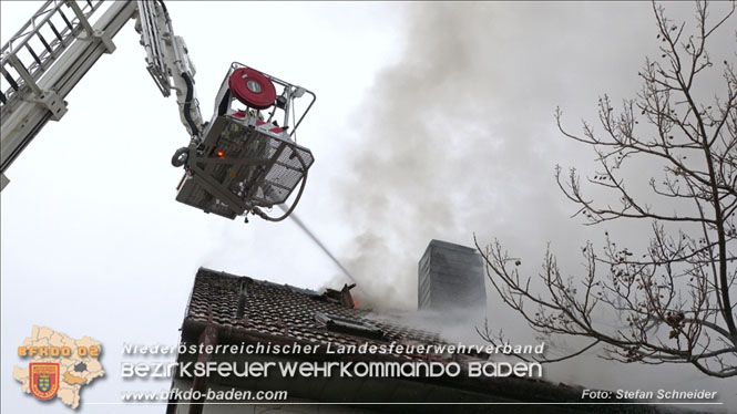 20211227 Wohnhausbrand in Traiskirchen Ortsteil Möllersdorf Foto: Stefan Schneider BFKDO Baden