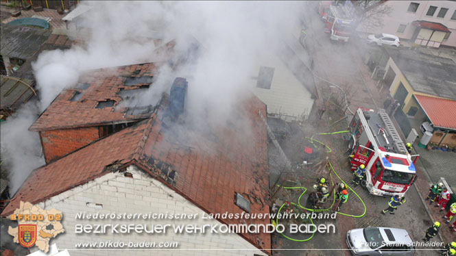 20211227 Wohnhausbrand in Traiskirchen Ortsteil Möllersdorf Foto: Stefan Schneider BFKDO Baden