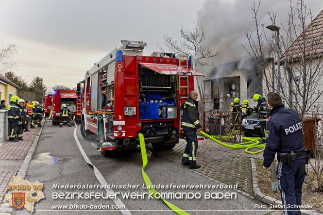 20211227 Wohnhausbrand in Traiskirchen Ortsteil Möllersdorf  Foto: Stefan Schneider BFKDO Baden