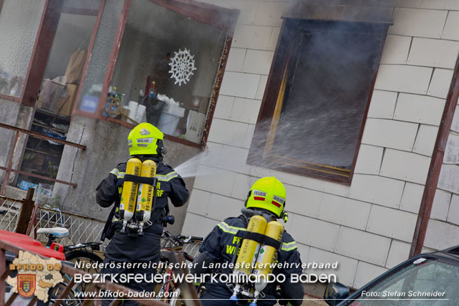 20211227 Wohnhausbrand in Traiskirchen Ortsteil Möllersdorf  Foto: Stefan Schneider BFKDO Baden