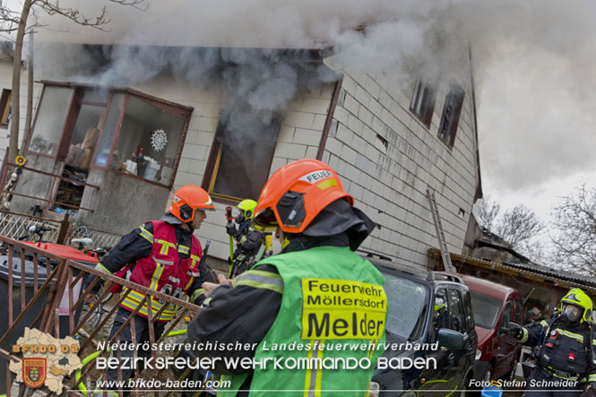 20211227 Wohnhausbrand in Traiskirchen Ortsteil Möllersdorf  Foto: Stefan Schneider BFKDO Baden