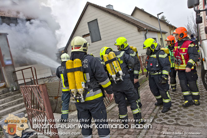 20211227 Wohnhausbrand in Traiskirchen Ortsteil Möllersdorf  Foto: Stefan Schneider BFKDO Baden