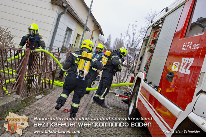 20211227 Wohnhausbrand in Traiskirchen Ortsteil Möllersdorf  Foto: Stefan Schneider BFKDO Baden