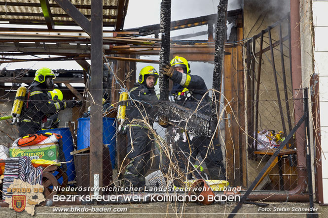 20211227 Wohnhausbrand in Traiskirchen Ortsteil Möllersdorf Foto: Stefan Schneider BFKDO Baden 20211227 Wohnhausbrand in Traiskirchen Ortsteil Möllersdorf Foto: Stefan Schneider BFKDO Baden