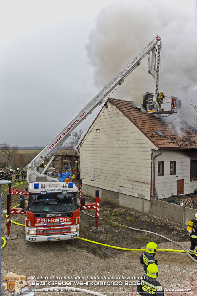 20211227 Wohnhausbrand in Traiskirchen Ortsteil Möllersdorf Foto: Stefan Schneider BFKDO Baden