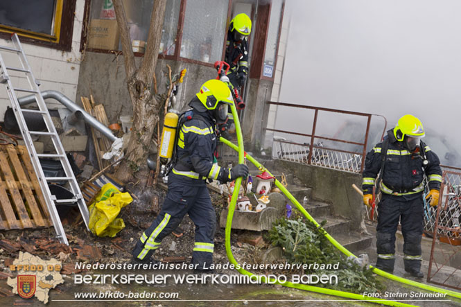 20211227 Wohnhausbrand in Traiskirchen Ortsteil Möllersdorf Foto: Stefan Schneider BFKDO Baden