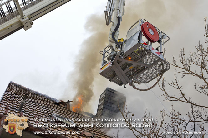 20211227 Wohnhausbrand in Traiskirchen Ortsteil Möllersdorf Foto: Stefan Schneider BFKDO Baden