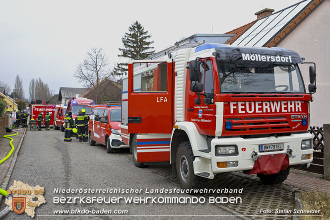 20211227 Wohnhausbrand in Traiskirchen Ortsteil Möllersdorf  Foto: Stefan Schneider BFKDO Baden