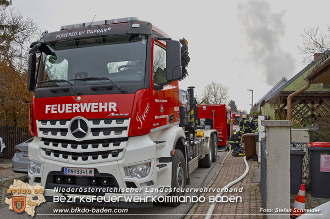 20211227 Wohnhausbrand in Traiskirchen Ortsteil Möllersdorf  Foto: Stefan Schneider BFKDO Baden