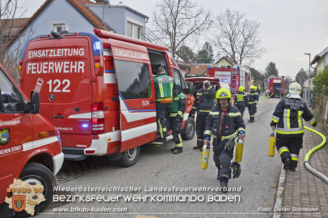 20211227 Wohnhausbrand in Traiskirchen Ortsteil Möllersdorf  Foto: Stefan Schneider BFKDO Baden