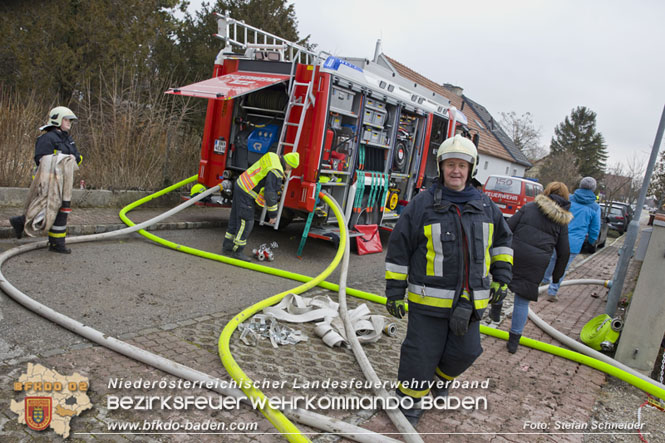 20211227 Wohnhausbrand in Traiskirchen Ortsteil Möllersdorf  Foto: Stefan Schneider BFKDO Baden