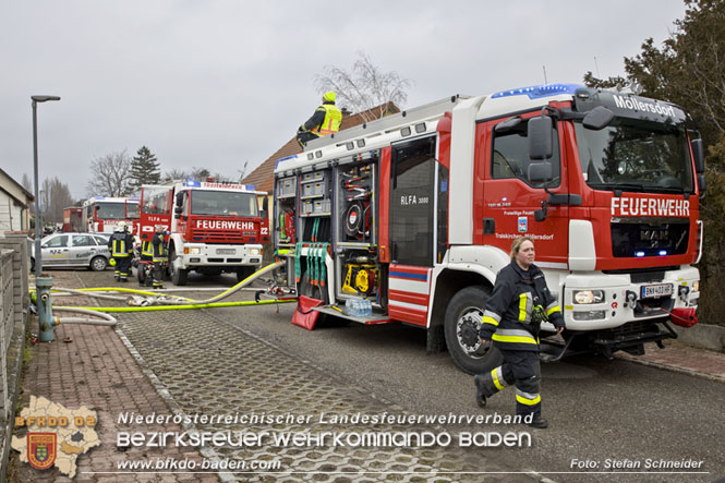 20211227 Wohnhausbrand in Traiskirchen Ortsteil Möllersdorf  Foto: Stefan Schneider BFKDO Baden