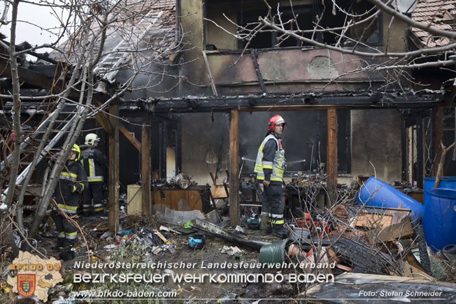 20211227 Wohnhausbrand in Traiskirchen Ortsteil Möllersdorf  Foto: Stefan Schneider BFKDO Baden