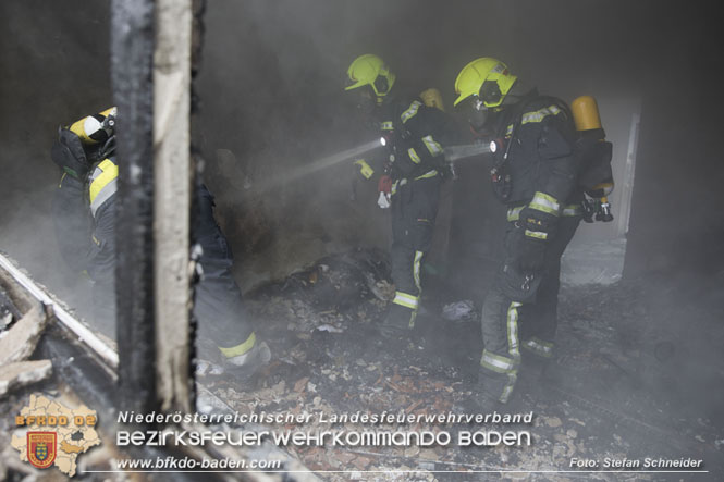 20211227 Wohnhausbrand in Traiskirchen Ortsteil Möllersdorf  Foto: Stefan Schneider BFKDO Baden