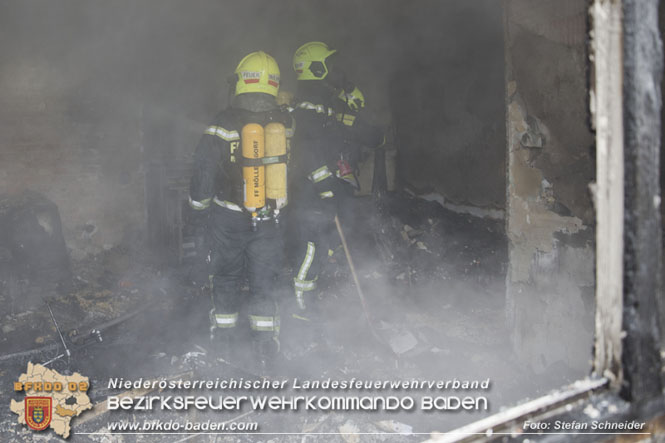 20211227 Wohnhausbrand in Traiskirchen Ortsteil Möllersdorf  Foto: Stefan Schneider BFKDO Baden