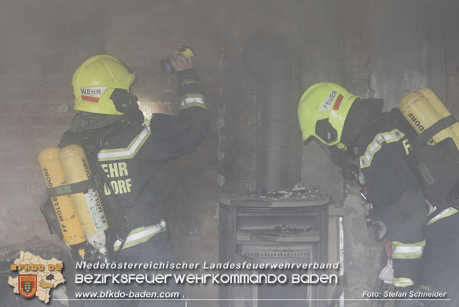 20211227 Wohnhausbrand in Traiskirchen Ortsteil Möllersdorf  Foto: Stefan Schneider BFKDO Baden