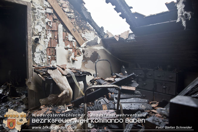 20211227 Wohnhausbrand in Traiskirchen Ortsteil Möllersdorf Foto: Stefan Schneider BFKDO Baden