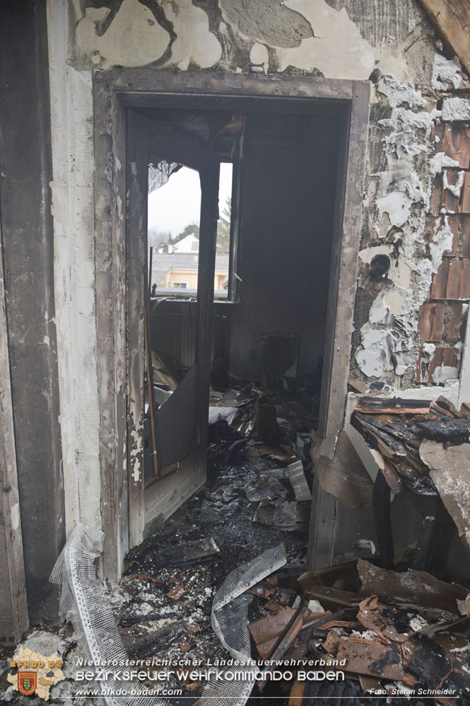 20211227 Wohnhausbrand in Traiskirchen Ortsteil Möllersdorf Foto: Stefan Schneider BFKDO Baden