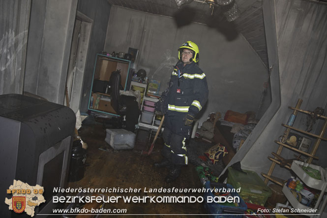 20211227 Wohnhausbrand in Traiskirchen Ortsteil Möllersdorf Foto: Stefan Schneider BFKDO Baden 20211227 Wohnhausbrand in Traiskirchen Ortsteil Möllersdorf Foto: Stefan Schneider BFKDO Baden