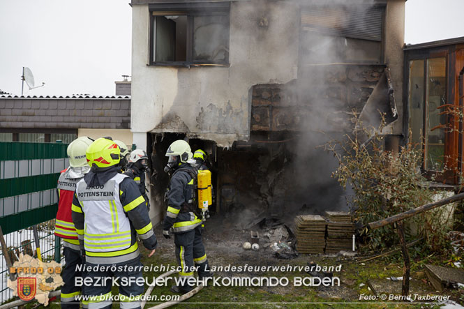 20220124 Wohnhausbrand in Berndorf - 3 Feuerwehren standen im Lscheinsatz   Foto:  Bernd Taxberger BFK Baden