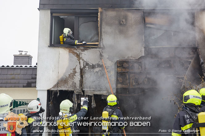 20220124 Wohnhausbrand in Berndorf - 3 Feuerwehren standen im Lscheinsatz   Foto:  Bernd Taxberger BFK Baden