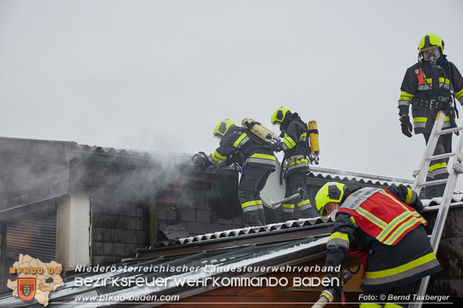 20220124 Wohnhausbrand in Berndorf - 3 Feuerwehren standen im Lscheinsatz   Foto:  Bernd Taxberger BFK Baden